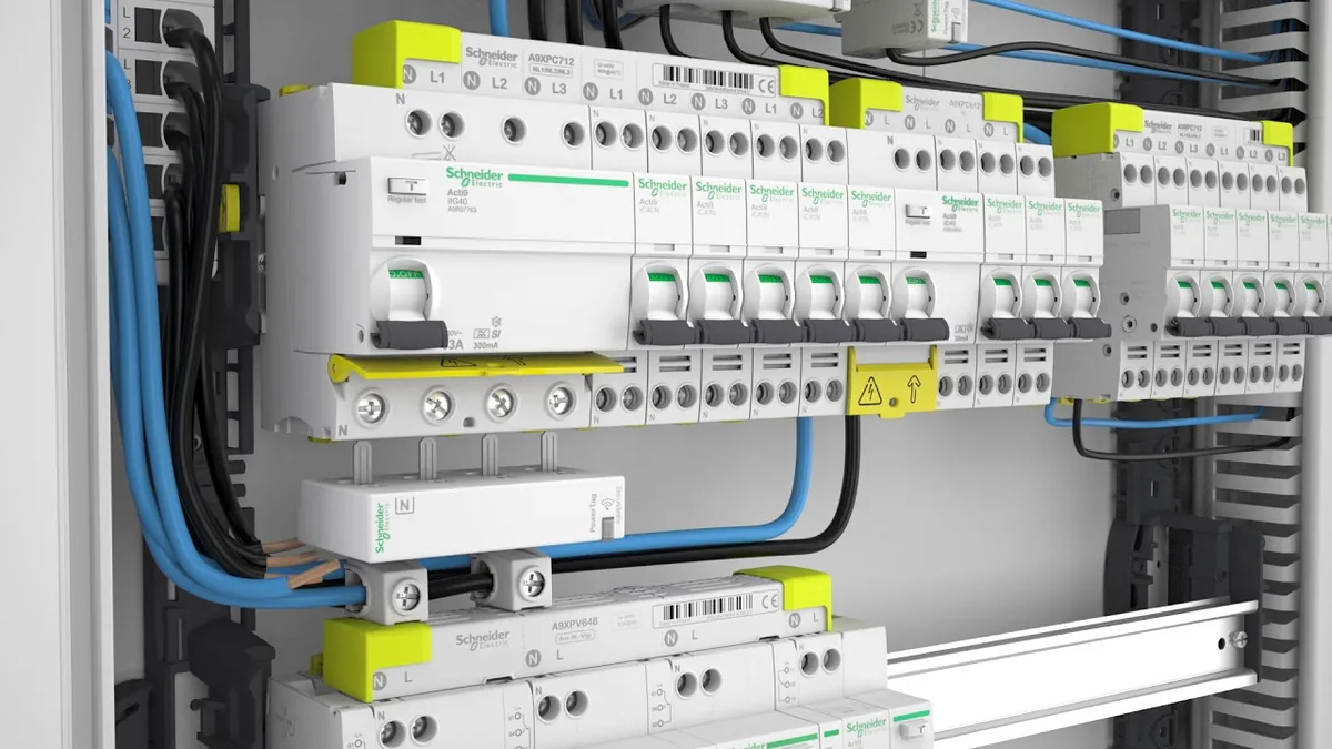 Cuadro eléctrico con protecciones y cableado
